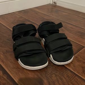 addidas sandals bought in Tokyo size 4 (fits like size 5) normal wear